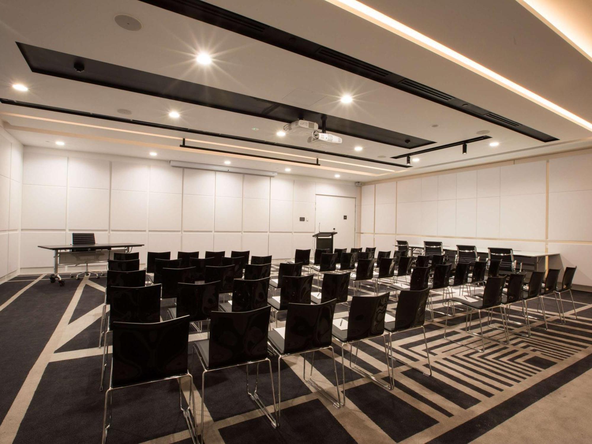 Pullman Sydney Airport Sidney Exterior foto Meeting room