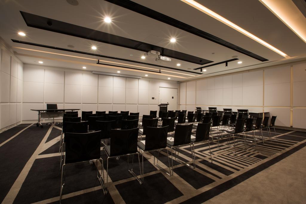 Pullman Sydney Airport Sidney Exterior foto The meeting room